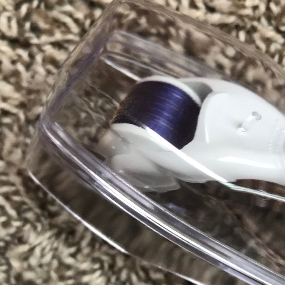 Micro needle roller